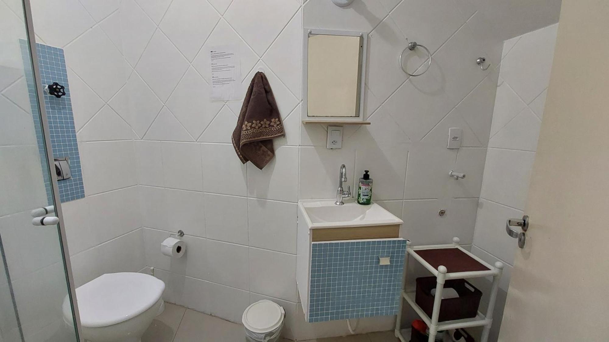 Apto 2 Quartos Com Ar A 200m Da Florianópolis