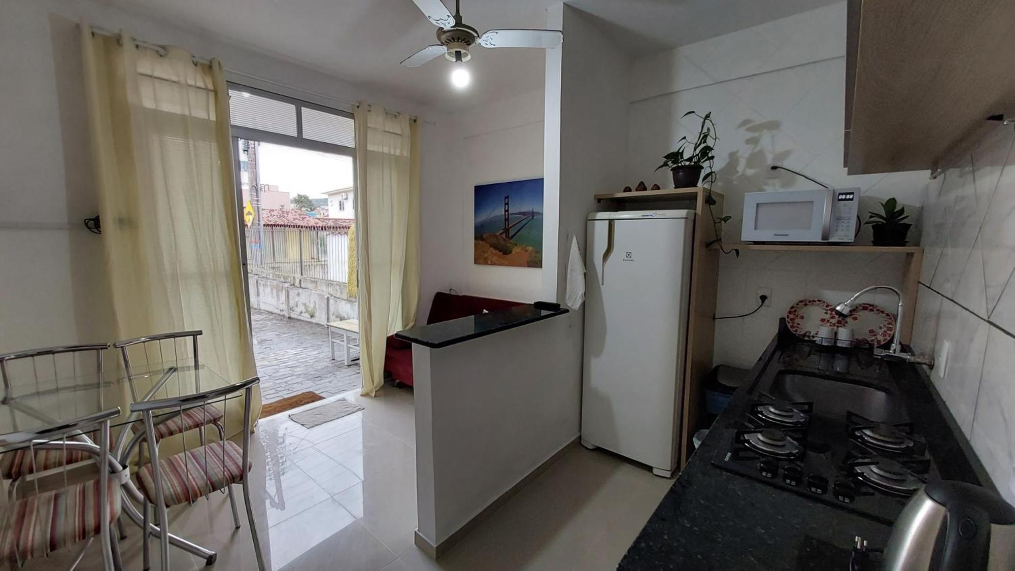 Apto 2 Quartos Com Ar A 200m Da
