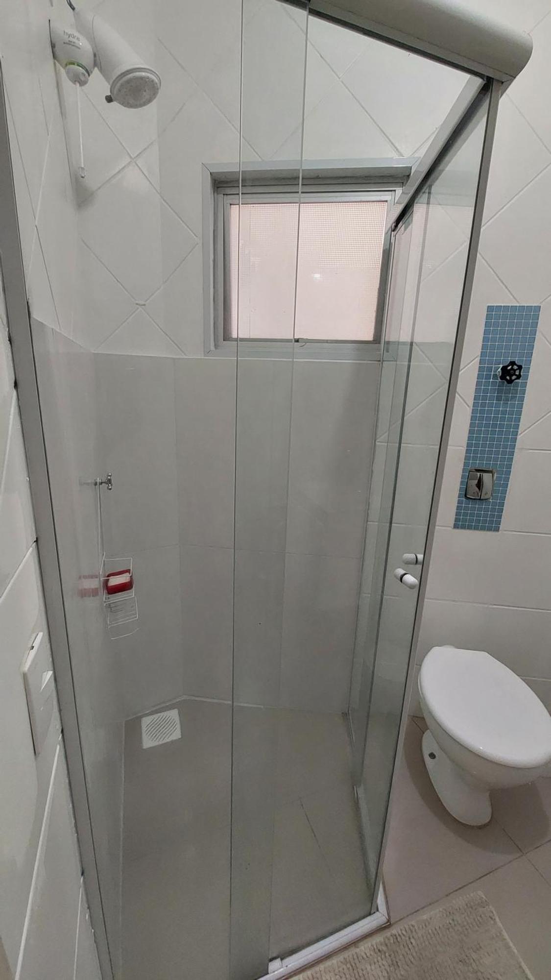 Apto 2 Quartos Com Ar A 200m Da Florianópolis