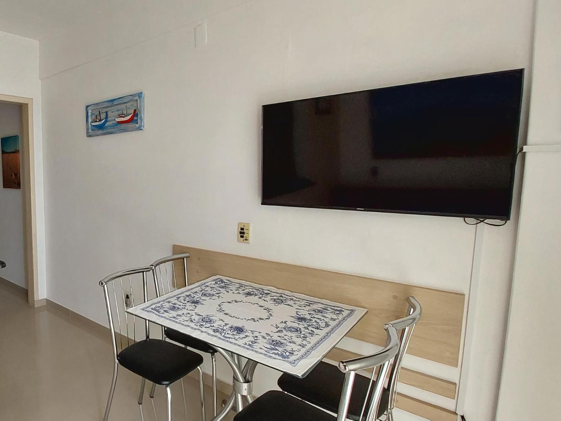 Apto 2 Quartos Com Ar A 200m Da Apartamento Florianópolis